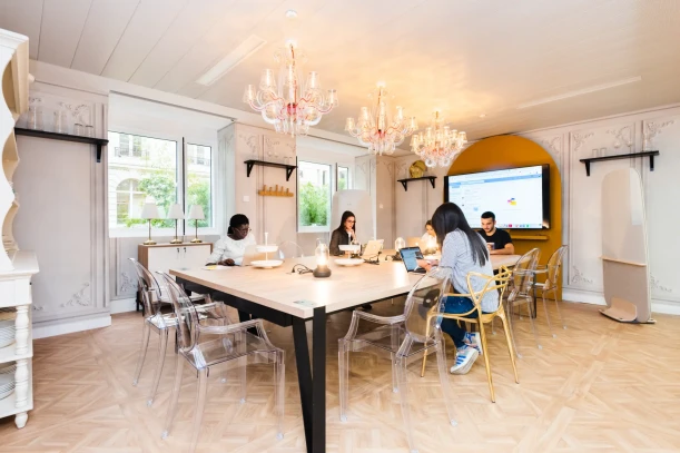 Bureau privé - 75008 - 40 postes - 32000€