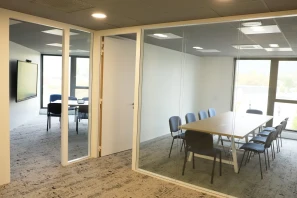 Bureau privé - 38240 - 4 postes - 960€