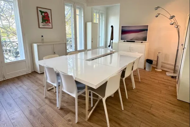 Bureau privé - 75003 - 6 postes - 3000€