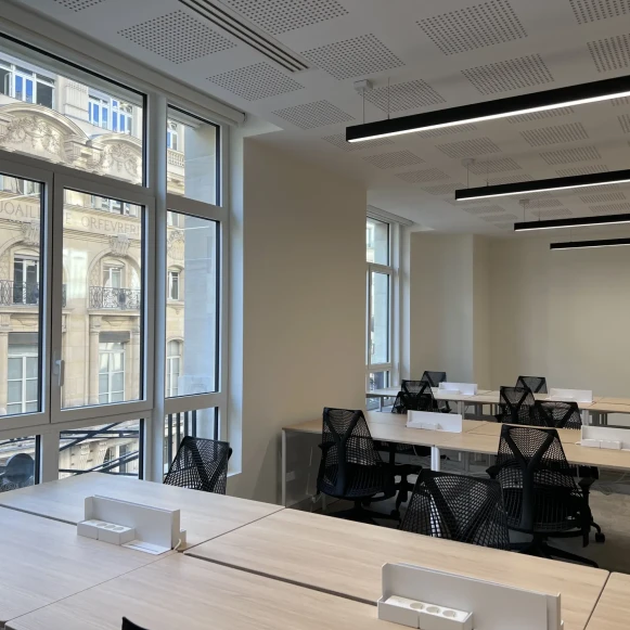 Bureau privé 61 m² 20 postes Coworking Rue du Louvre Paris 75002 - photo 3