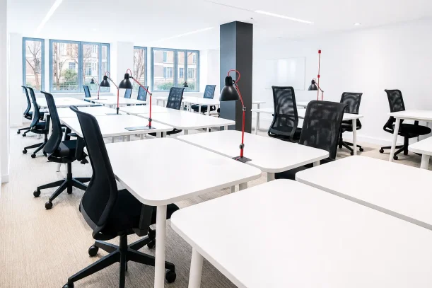 Bureau privé - 92200 - 20 postes - 8500€