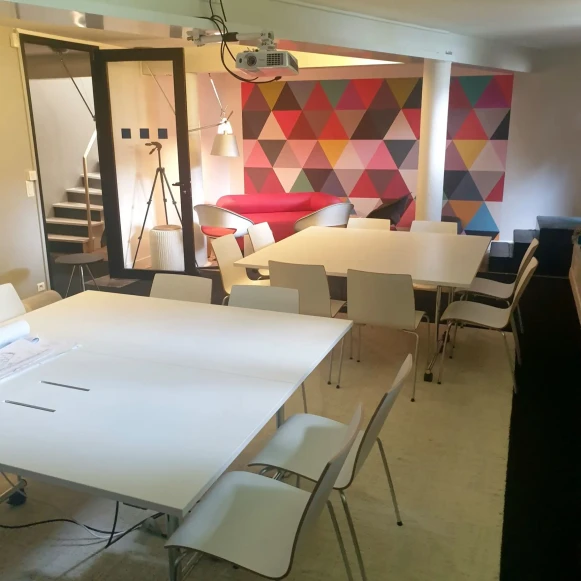 Bureau privé 12 m² 2 postes Location bureau Rue Pierre Poli Issy-les-Moulineaux 92130 - photo 3