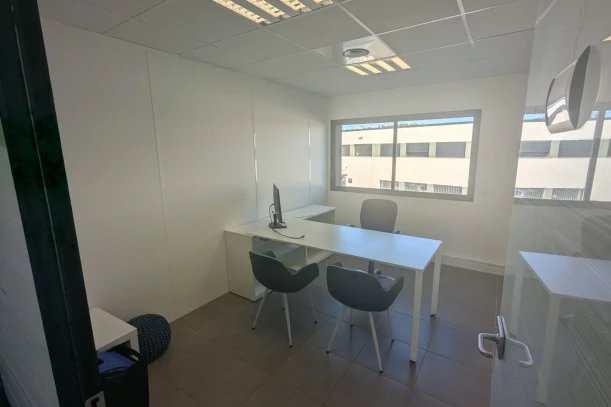 Bureau privé - 13510 - 1 poste - 220€