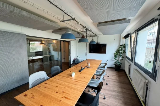 Open Space - 75017 - 26 postes - 450€