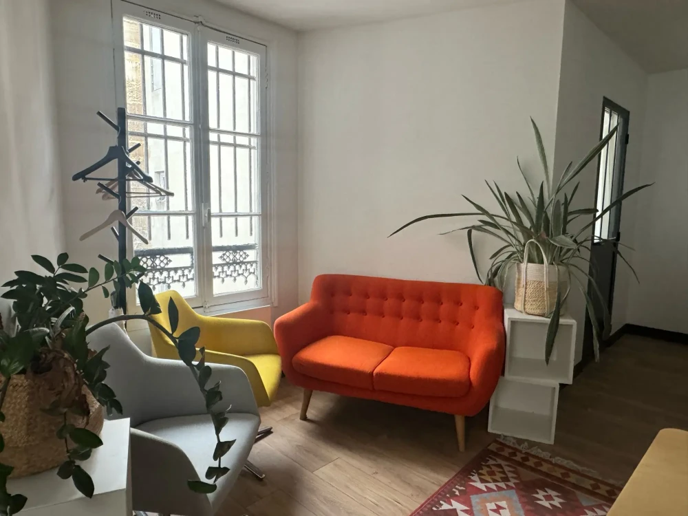 Espace indépendant - 75003 - 16 postes - 8500€