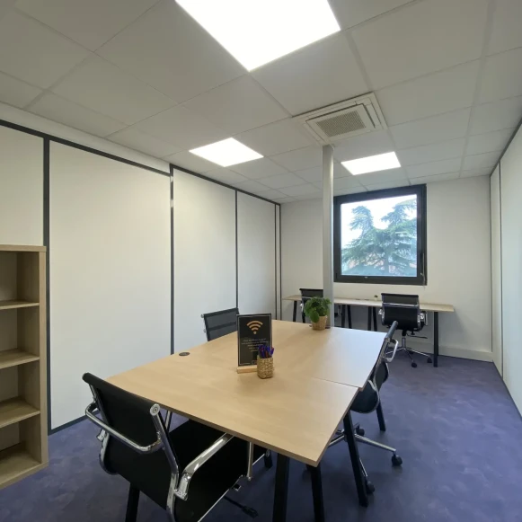 Bureau privé 18 m² 6 postes Coworking Avenue de Colmar Rueil-Malmaison 92500 - photo 9