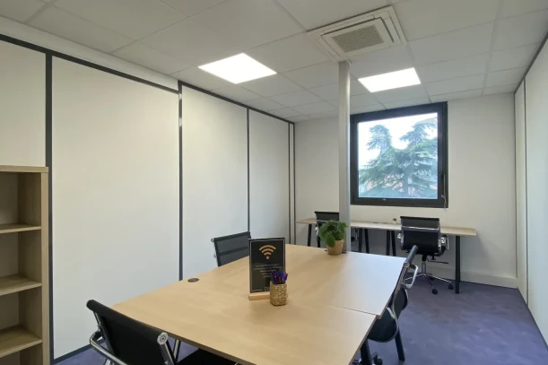 Bureau privé - 92500 - 4 postes - 1380€
