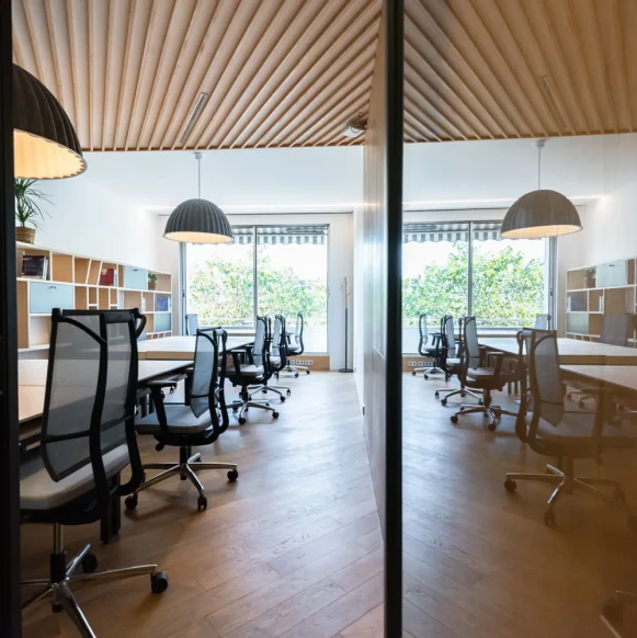 Bureau privé 100 m² 16 postes Location bureau Avenue des Champs-Élysées Paris 75008 - photo 1