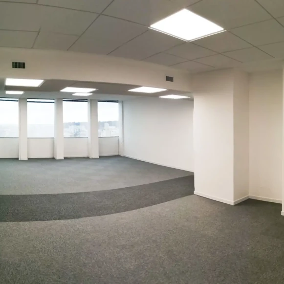 Bureau privé 63 m² 8 postes Location bureau Rue Scandicci Pantin 93500 - photo 1