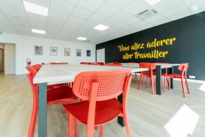 Bureau privé - 06410 - 8 postes - 2800€