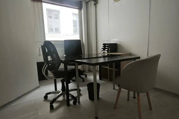 Bureau privé - 75009 - 2 postes - 550€