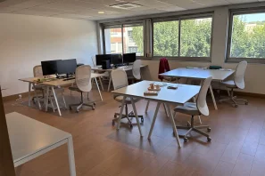 Open Space - 69009 - 5 postes - 200€