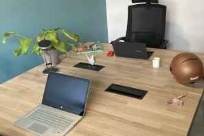 Open Space - 93100 - 3 postes - 230€