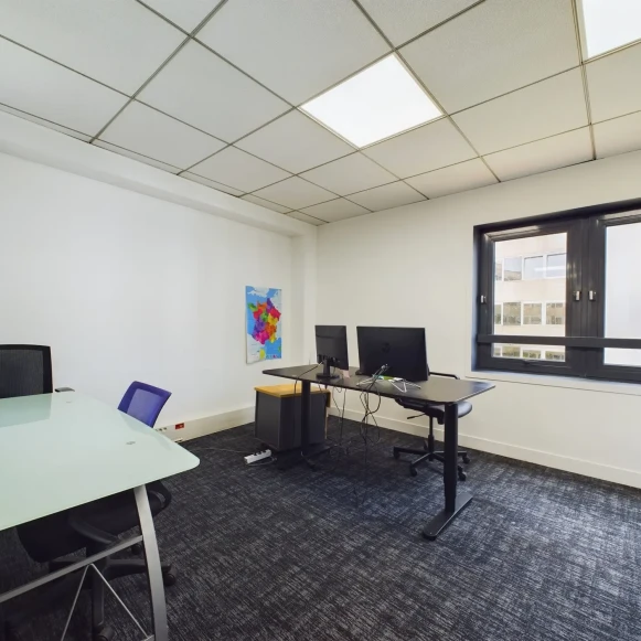 Bureau privé 64 m² 10 postes Location bureau Quai Gallieni Suresnes 92150 - photo 4