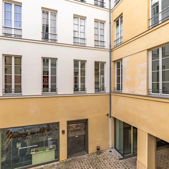 Espace indépendant 190 m² 31 postes Coworking Rue des Archives Paris 75003 - photo 4