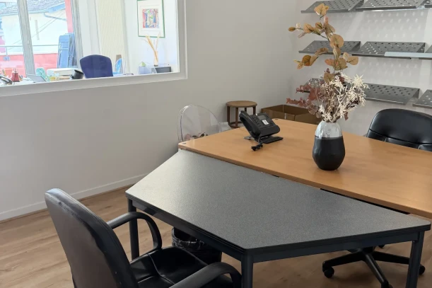 Bureau privé - 69009 - 2 postes - 400€