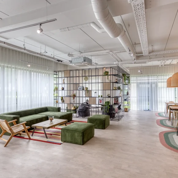 Bureau privé 15 m² 2 postes Location bureau Boulevard Michaēl Faraday Serris 77700 - photo 1