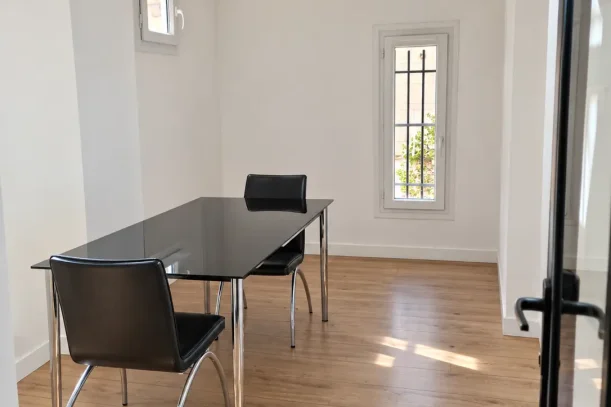 Bureau privé - 75004 - 2 postes - 750€