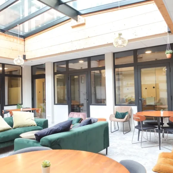 Open Space  5 postes Coworking Rue Saint-Etienne Lille 59800 - photo 1