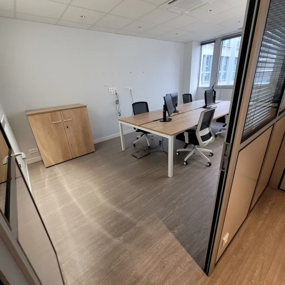 Bureau privé 25 m² 4 postes Location bureau Rue Albert Dennery Tours 37000 - photo 2