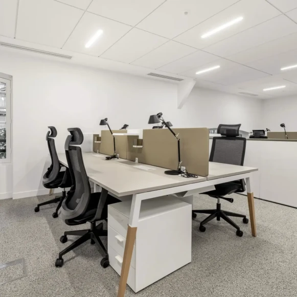 Bureau privé 98 m² 14 postes Location bureau Avenue de Villiers Paris 75017 - photo 2
