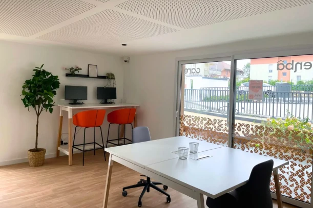 Open Space - 74800 - 4 postes - 120€