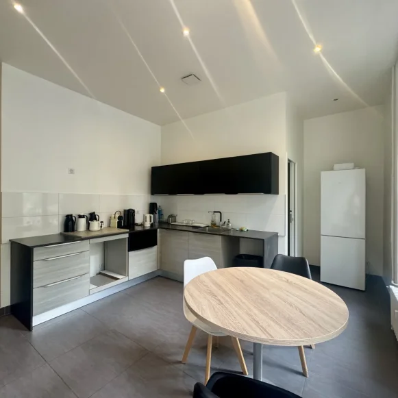 Bureau privé 37 m² 8 postes Location bureau Avenue Kléber Paris 75016 - photo 3