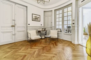 Open Space - 06000 - 2 postes - 750€