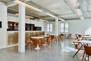 Open Space - 13005 - 8 postes - 200€