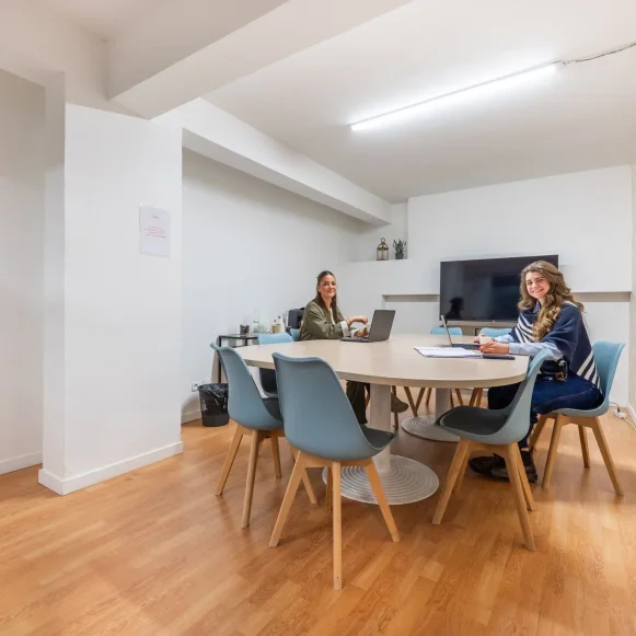 Bureau privé 17 m² 4 postes Coworking Avenue du Général Michel Bizot Paris 75012 - photo 6