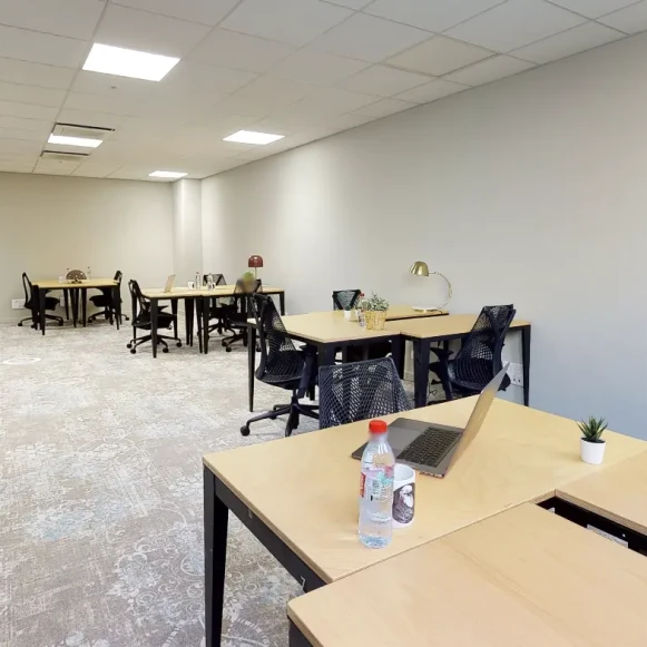 Bureau privé 61 m² 15 postes Location bureau Avenue Thiers Nice 06000 - photo 2