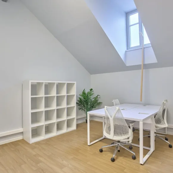Espace indépendant 72 m² 13 postes Location bureau Cour des Cigarières Strasbourg 67000 - photo 4