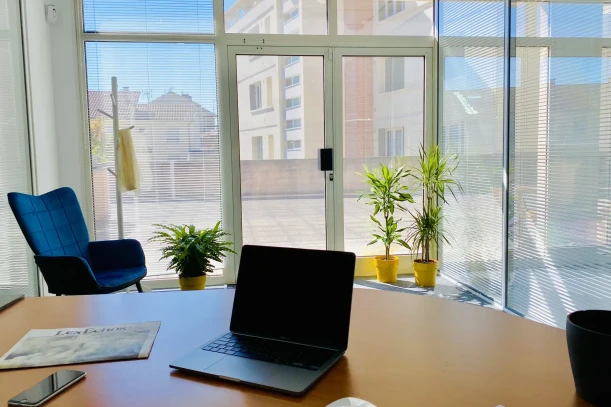 Bureau privé - 69410 - 3 postes - 525€