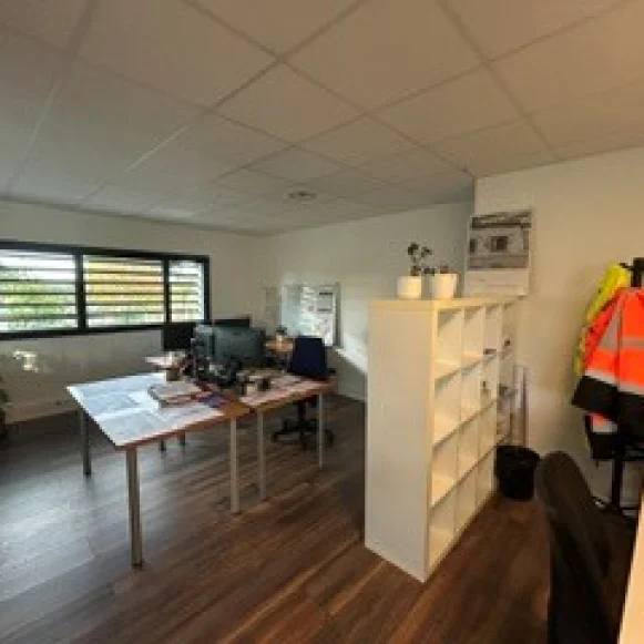Bureau privé 130 m² 20 postes Coworking Rue de la tramontane Aix-en-Provence 13090 - photo 7