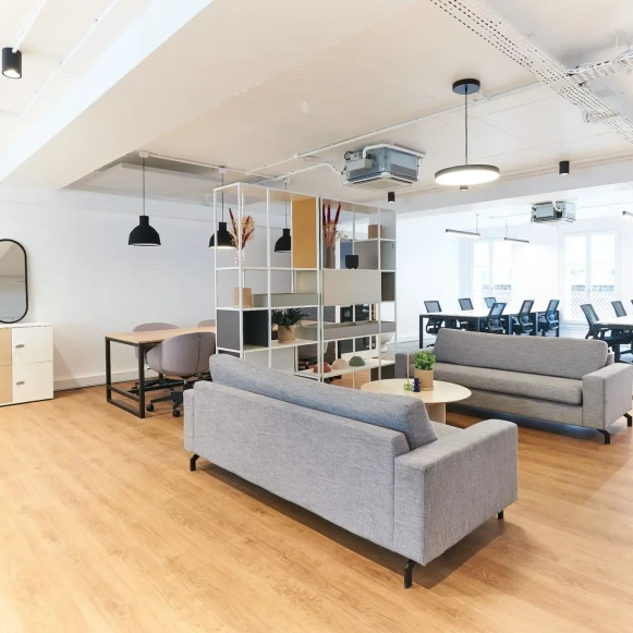 Espace indépendant 172 m² 24 postes Location bureau Rue d'Hauteville Paris 75010 - photo 2