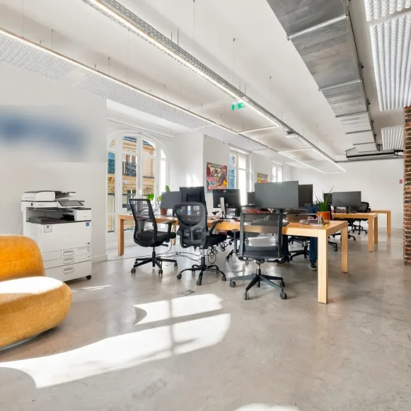 Espace indépendant 299 m² 50 postes Location bureau Rue Doudeauville Paris 75018 - photo 3