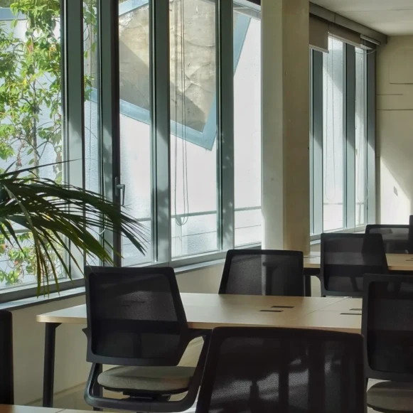 Bureau privé 31 m² 10 postes Coworking Rue Ordener Paris 75018 - photo 3