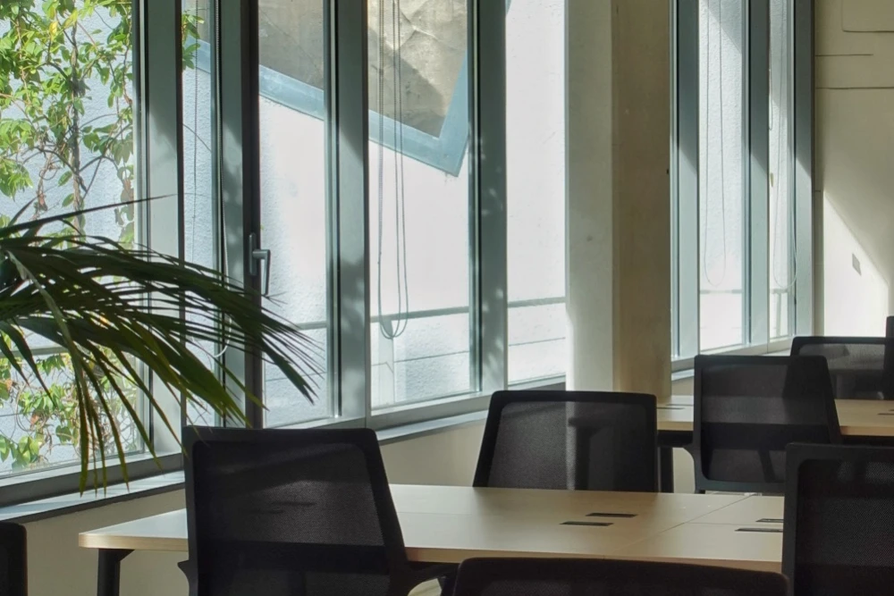 Open Space - 75018 - 36 postes - 210€