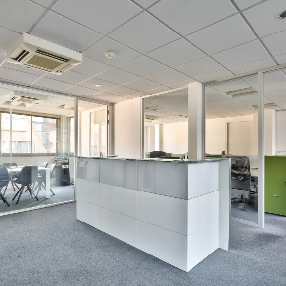 Bureau privé 60 m² 11 postes Coworking Rue des Sablons Paris 75016 - photo 4