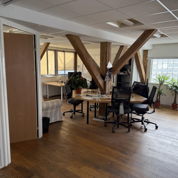 Espace indépendant 206 m² 18 postes Location bureau Rue Guy Môquet Malakoff 92240 - photo 1