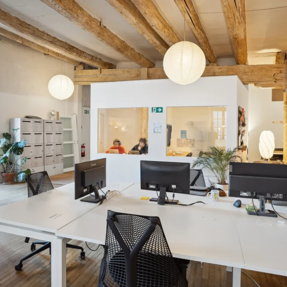 Bureau privé 30 m² 6 postes Location bureau Rue Neuve Sainte-Catherine Marseille 13007 - photo 8