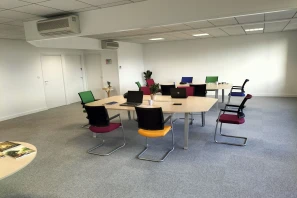 Open Space - 44700 - 10 postes - 150€