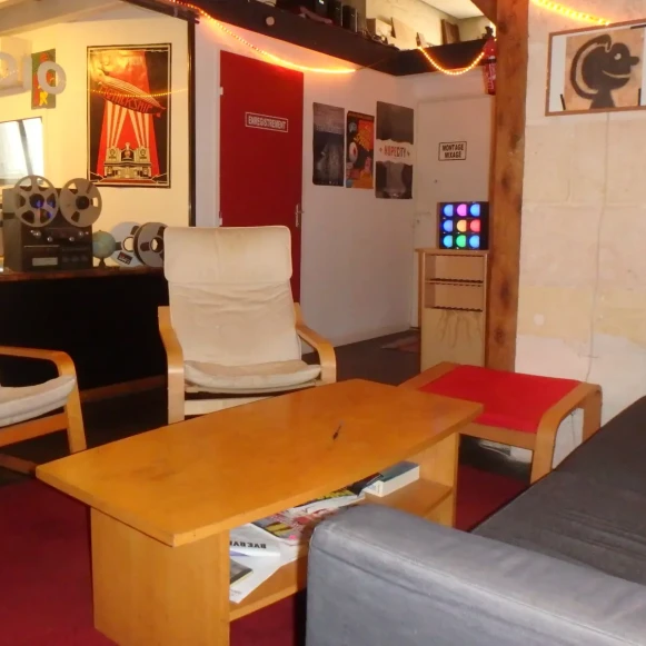 Open Space  1 poste Location bureau Rue Sainte Marseille 13001 - photo 1