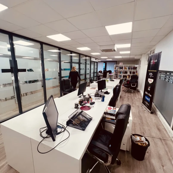 Open Space  10 postes Coworking Rue Royale Saint-Cloud 92210 - photo 5