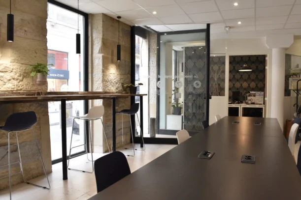 Bureau privé - 21000 - 3 postes - 690€