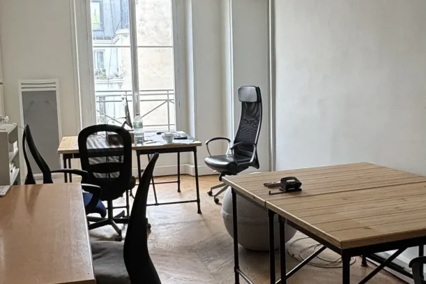 Bureau privé - 75010 - 5 postes - 1350€