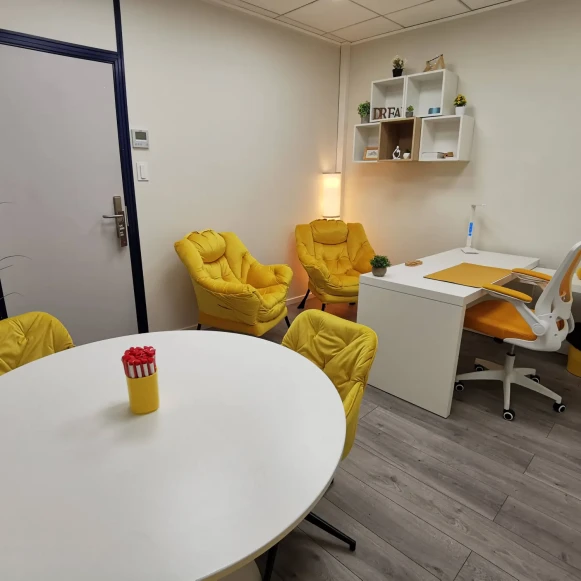 Open Space  14 postes Coworking Avenue de Colmar Strasbourg 67100 - photo 5