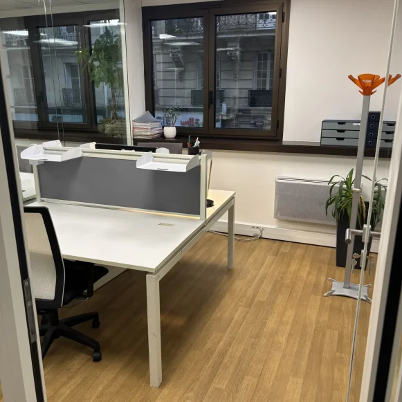Bureau privé  2 postes Location bureau Rue Louise Michel Levallois-Perret 92300 - photo 1