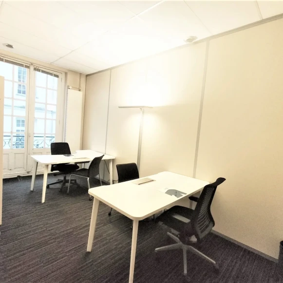 Bureau privé 13 m² 2 postes Coworking Rue du Guesclin Nantes 44000 - photo 1