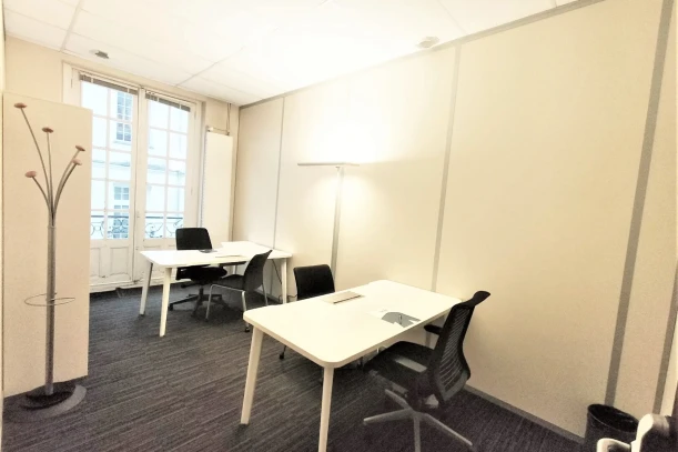 Bureau privé - 44000 - 2 postes - 880€